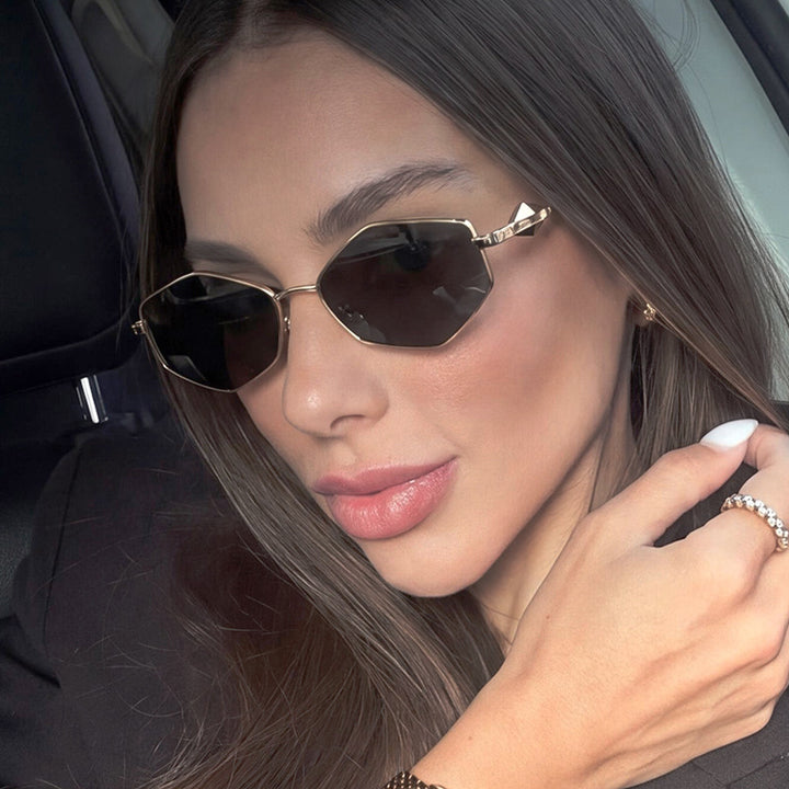 Dame geometrisk solbrille med beskyttende UV-filter og high-end metallramme Skanto