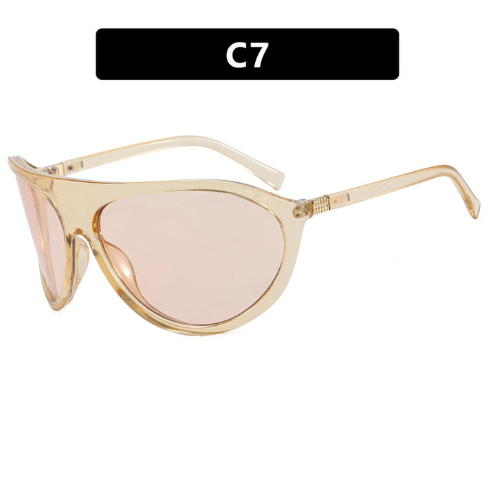 Damen Cat-Eye solbriller med unikt design og beskyttende UV-filter Skanto