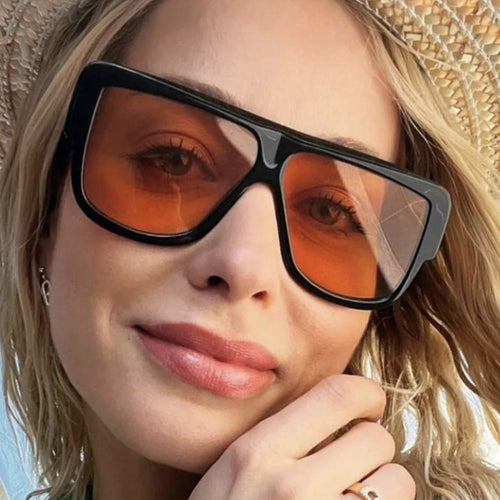 Dame firkantet solbrille med markant ram Skanto