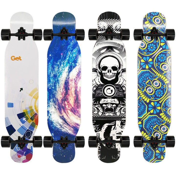 Kunstnerisk løveprydet longboard Skanto