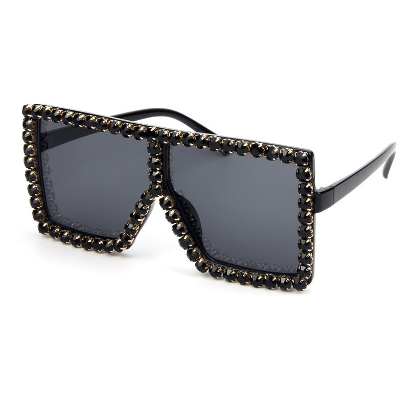 Damer oversized solbrille med glitrende krystallramme Skanto