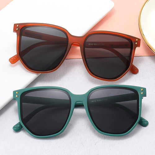 Dame moteriktig oversized solbrille med robust plastramme Skanto