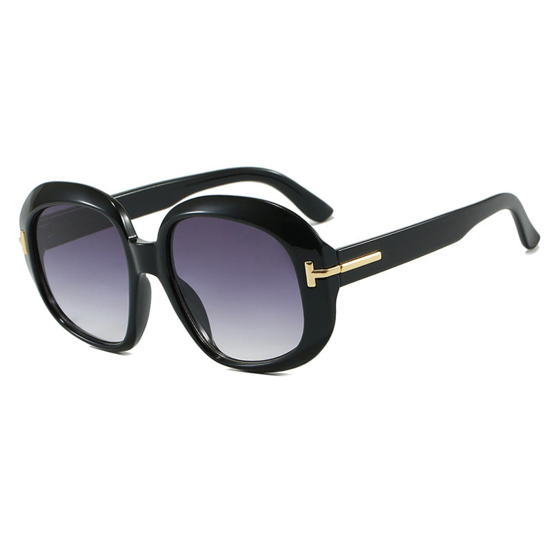 Dame oversized solbriller med elegant rammestruktur og UV-beskyttelse Skanto