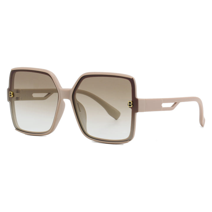 Dame moteriktig oversized solbrille med ekstravagante aksenter Skanto