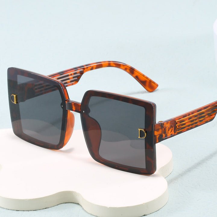 Dame firkantet solbrille med ergonomisk ramme og UV-beskyttelse Skanto