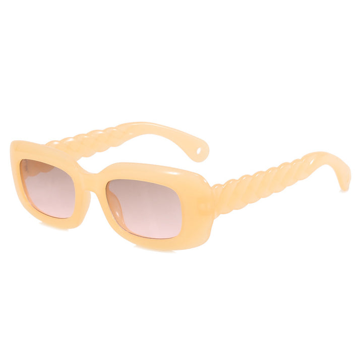 Dame moteriktig firkantet solbrille med unikt vridd stangdesign Skanto