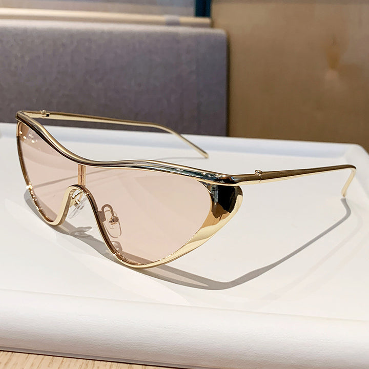 Damer futuristiske oversized solbriller med markant design Skanto