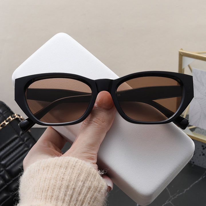 Dame Cat-Eye solbriller med stilfull ramme og UV-beskyttelse Skanto
