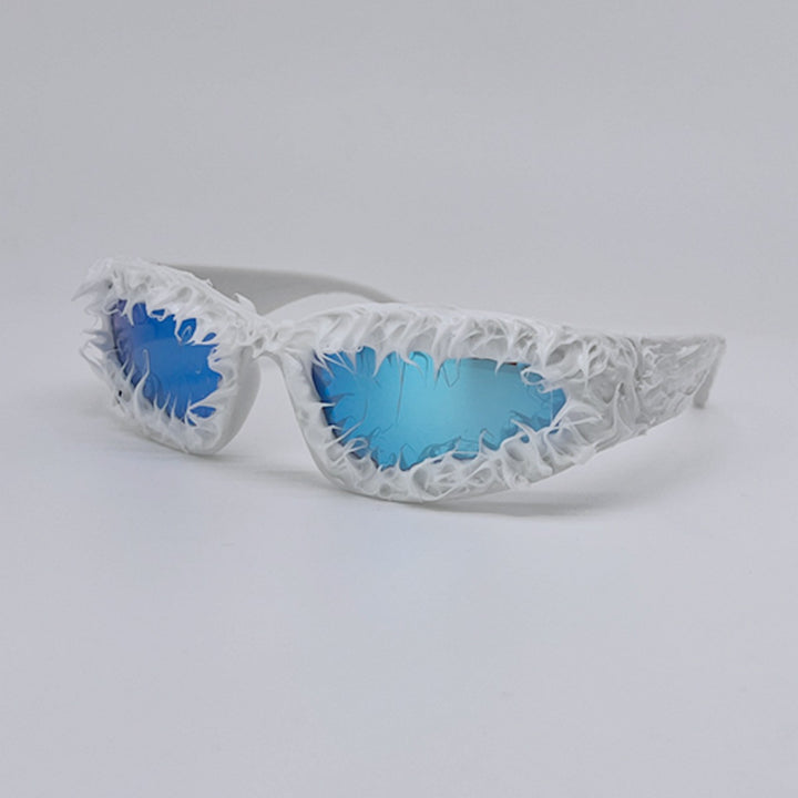 Dame futuristisk solbrille i avantgarde design Skanto