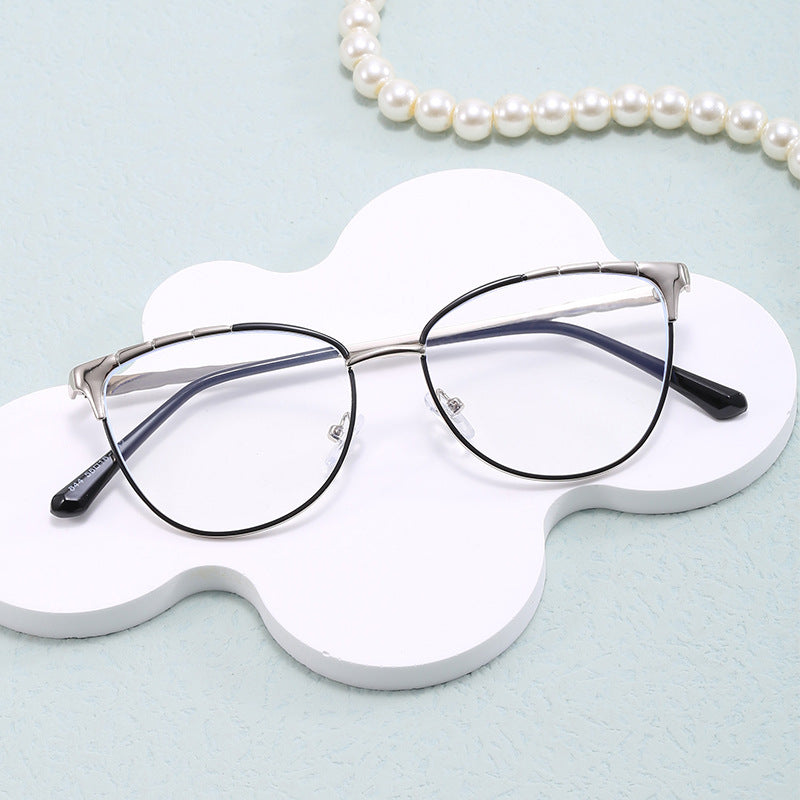 Dame Cat-Eye briller med fine metallakenter Skanto