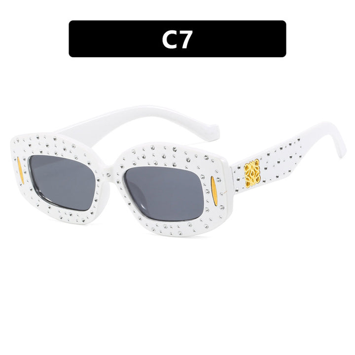 Dame moteriktig solbrille med glamorøs strass-dekor Skanto