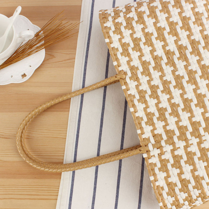 Designer Tote Bag Made of High-Quality Woven Material Skanto