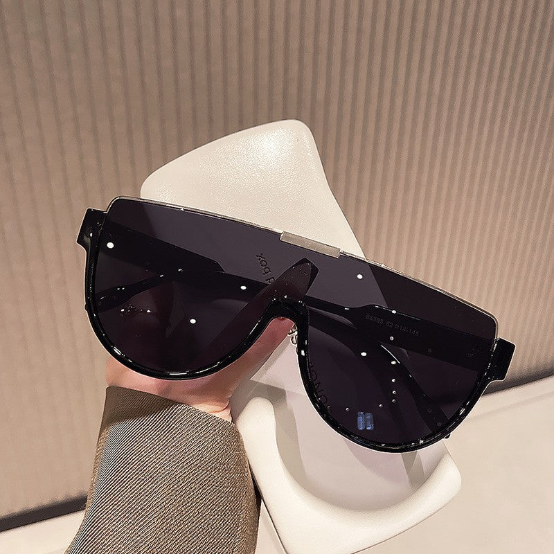 Dame Sporty beskyttelsesbriller med futuristisk design Skanto