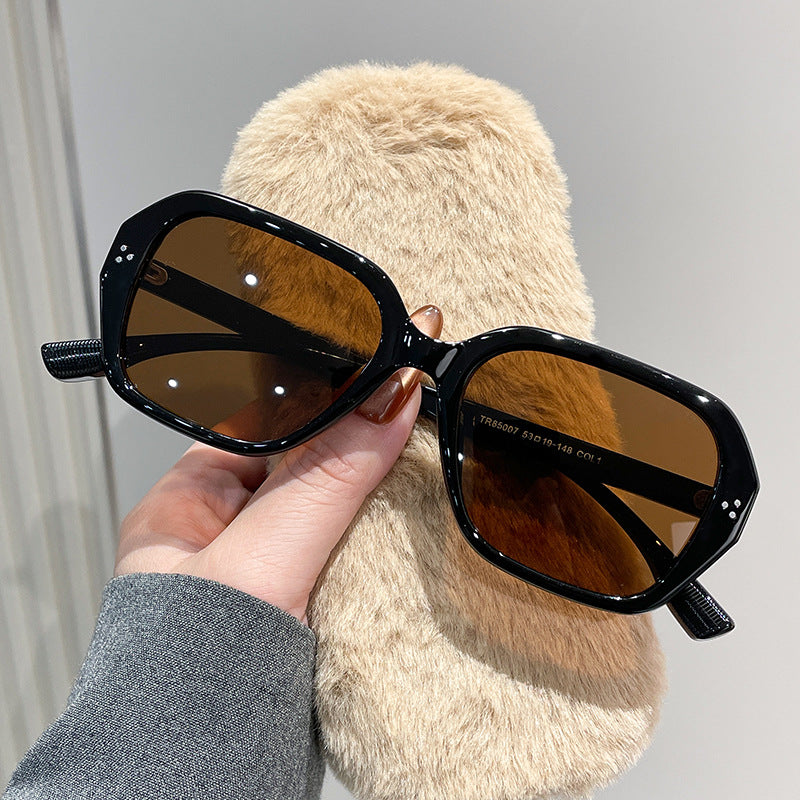Kvinnenes fashionable oversized solbriller Skanto