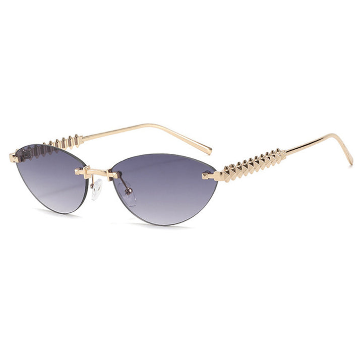 Dame solbrille i moderne, geometrisk design med stilfull metallramme og UV-beskyttelse Skanto