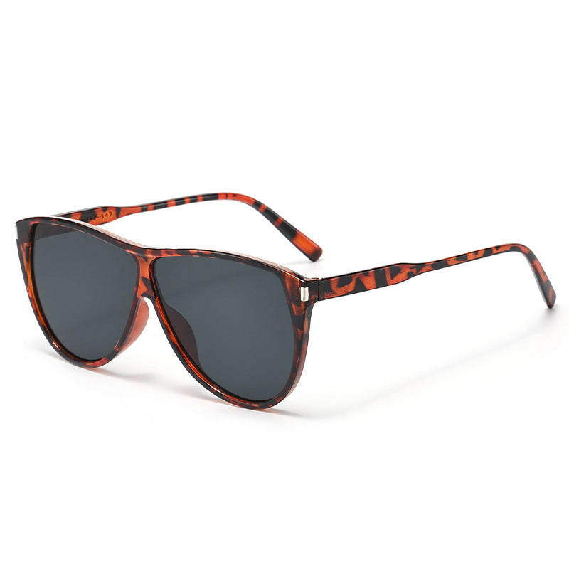 Dame moderne Cat-Eye solbriller med beskyttende UV-filter og stilramme Skanto