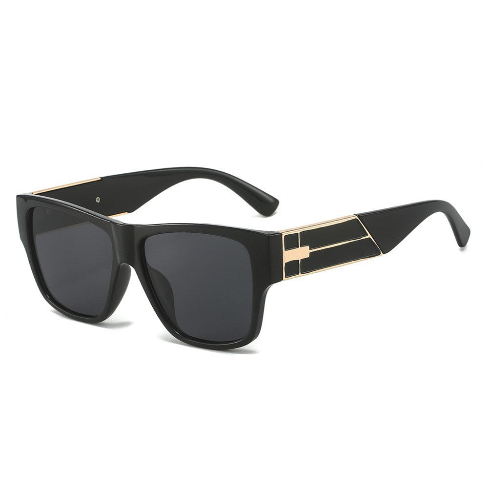 Dame moteriktig oversized solbrille med elegant ramme Skanto
