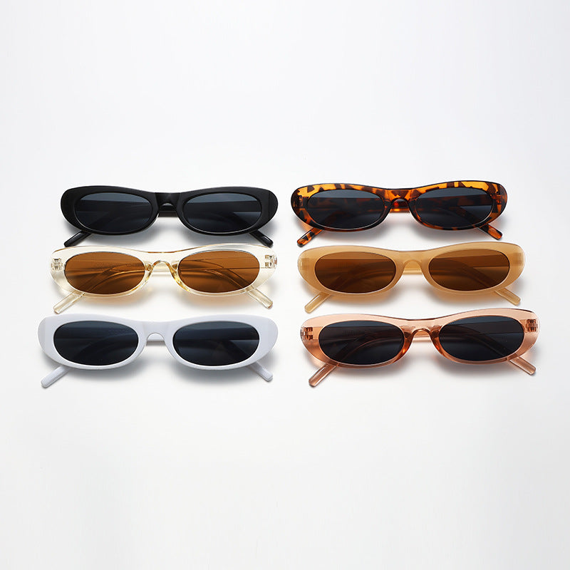 Dame moteriktig solbrille i elegant cat-eye stil Skanto