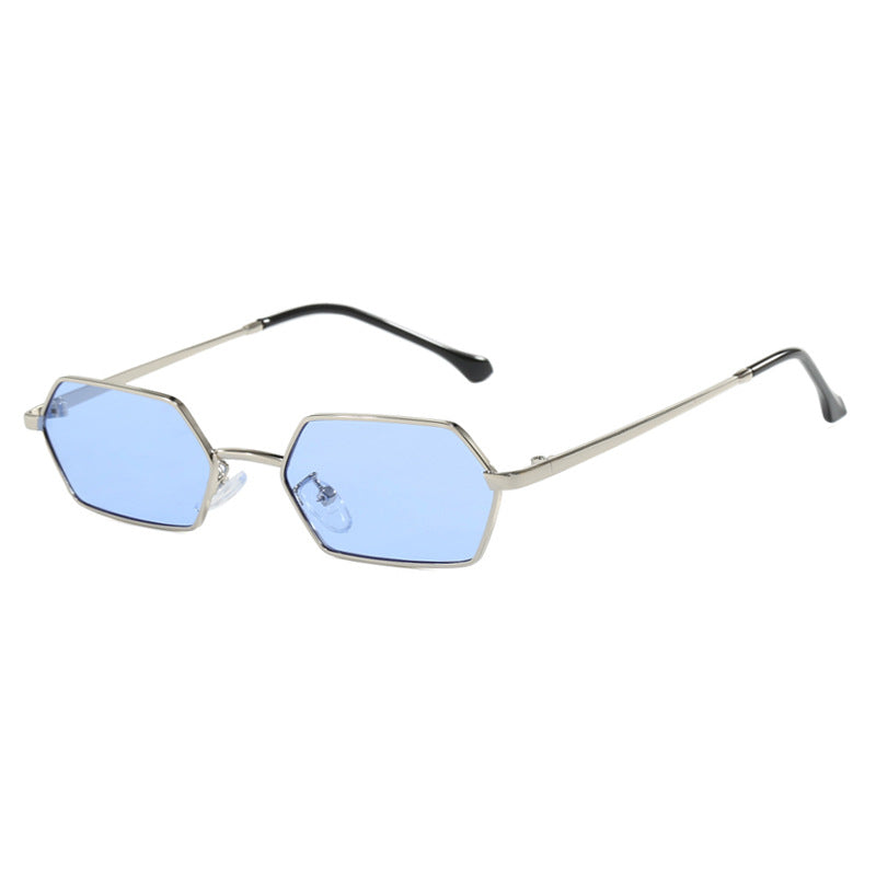 Dame hexagonal solbrille med elegant metallramme og UV-beskyttelse Skanto