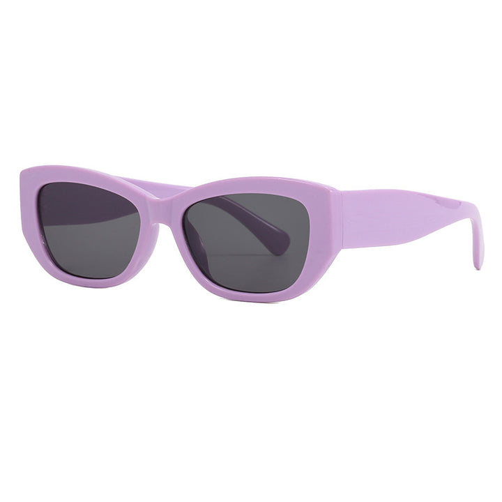 Dame moderne Cat-Eye solbriller laget av robust plast Skanto