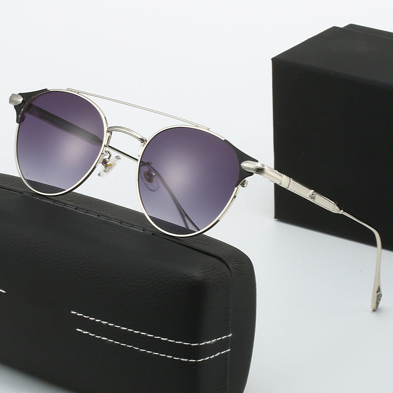 Dame rund Vintage-solbrille med høykvalitets metallramme og robust design Skanto