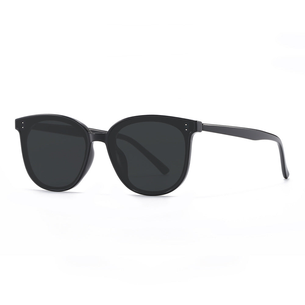 Dame Moda firkantet solbrille med robust ramme og UV-beskyttelse Skanto
