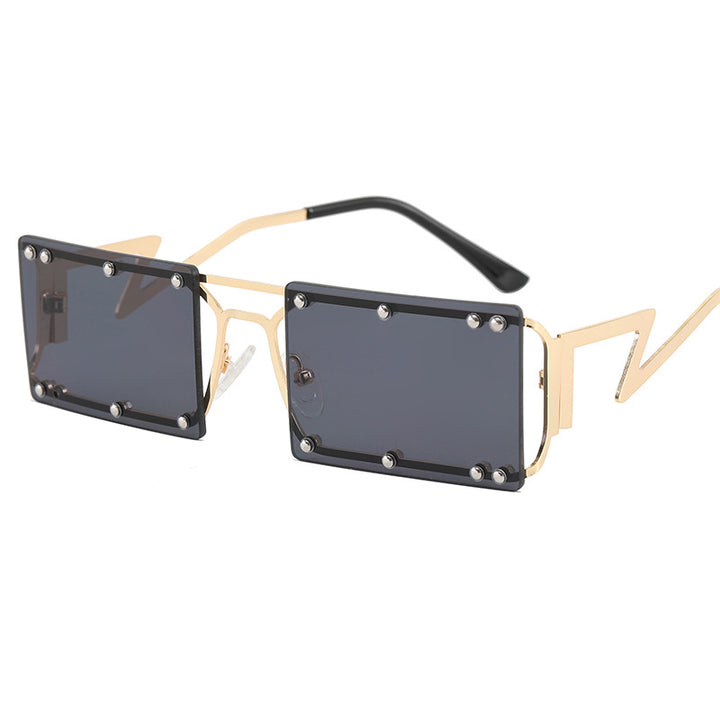 Dame Mote Solbrille med iøynefallende geometrisk design Skanto