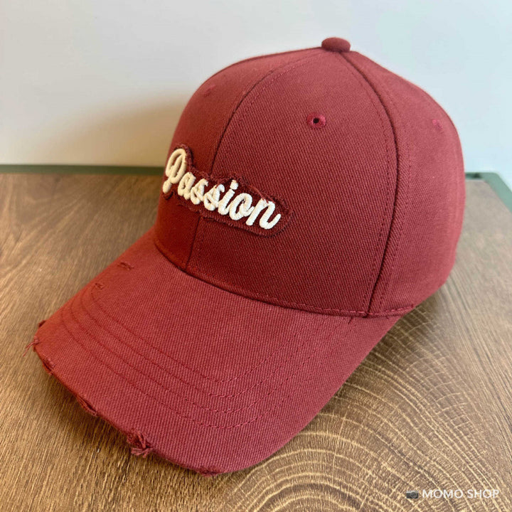 Kvinnes slitt bomull baseballcap med brodert sitat Skanto