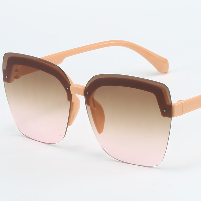 Dame moteriktig Shield-solbrille med moderne, kvadratisk design Skanto