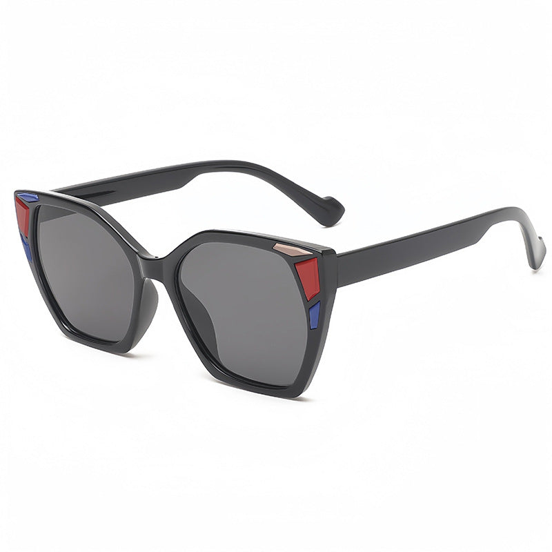 Dame Eyewear med uvanlig Cat-Eye-design Skanto