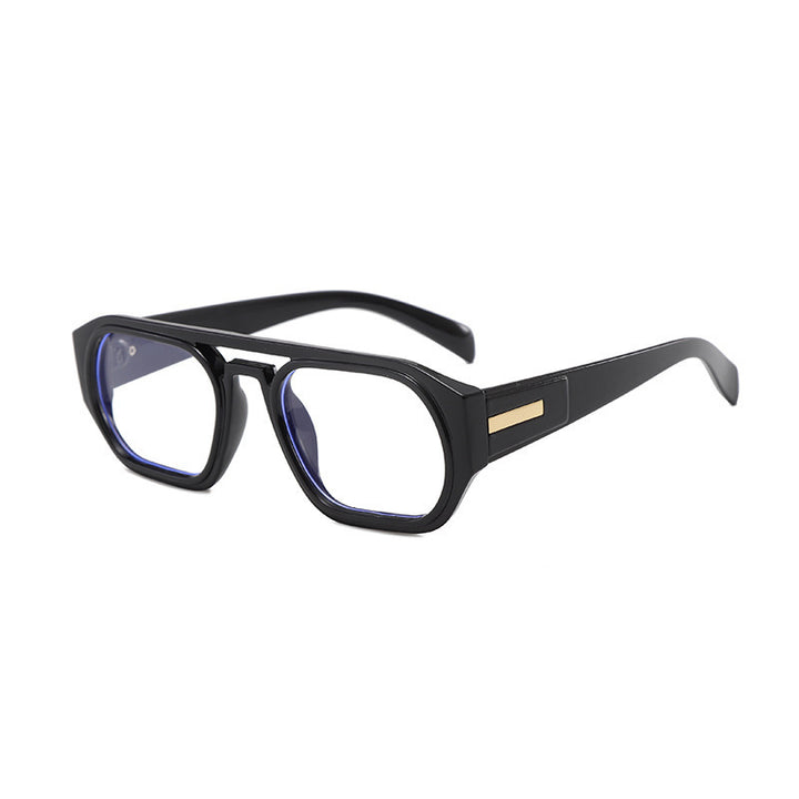 Dame moteriktig rektangulær brille med elegant metalled accent Skanto