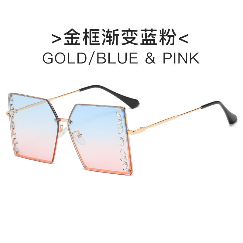 Dame futuristisk solbrille med iøynefallende heksagonalramme og høykvalitets glitrende aksenter Skanto