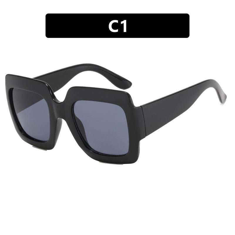 Dame oversized kvadratisk solbrille med markant skjoldpatt-design Skanto