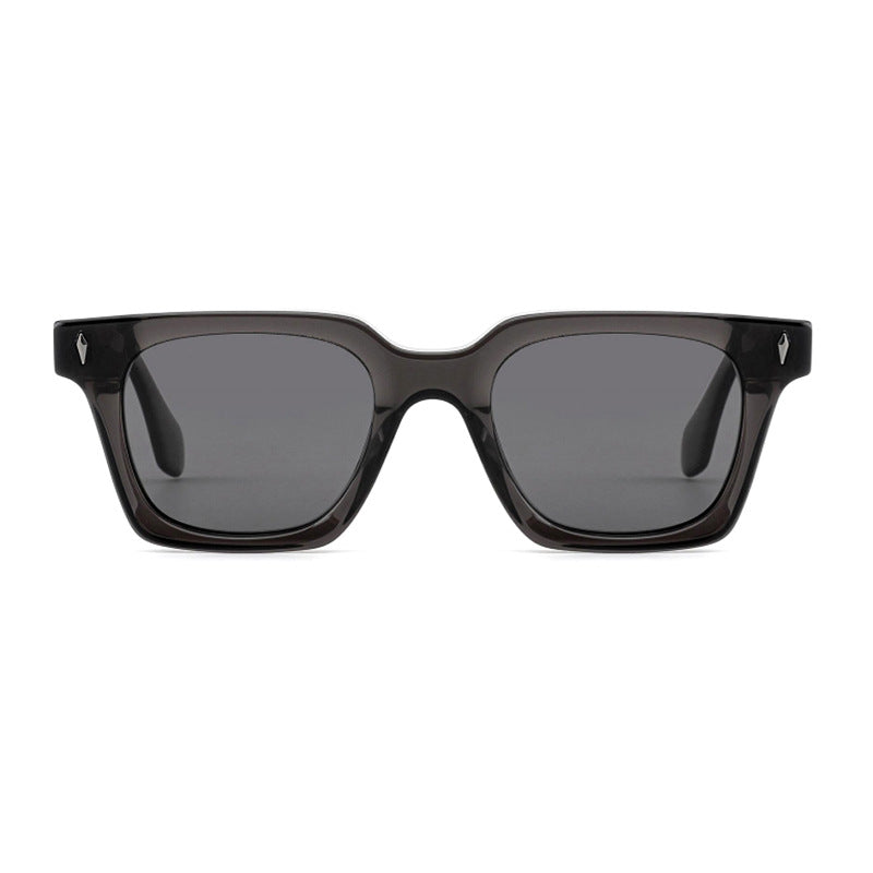 Dame klassisk kvadratisk solbrille med robust ramme og UV-beskyttelse Skanto