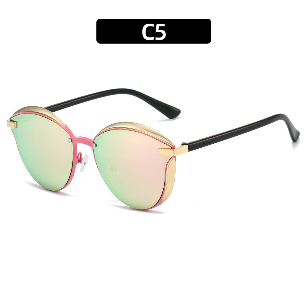 Dame solbrille med luksuriøs metallramme og harmonisk kontur Skanto