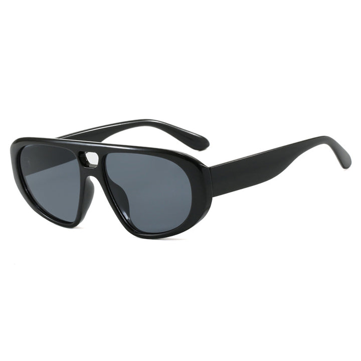 Damer sporty solbriller med bred slitesterk ramme og polarisert glass Skanto