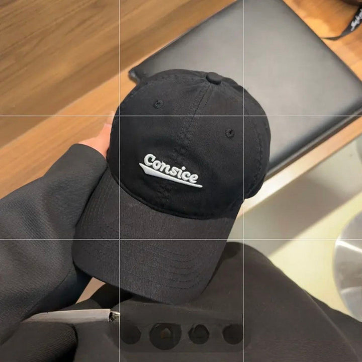 Kvinnenes klassiske broderte justerbare caps Skanto