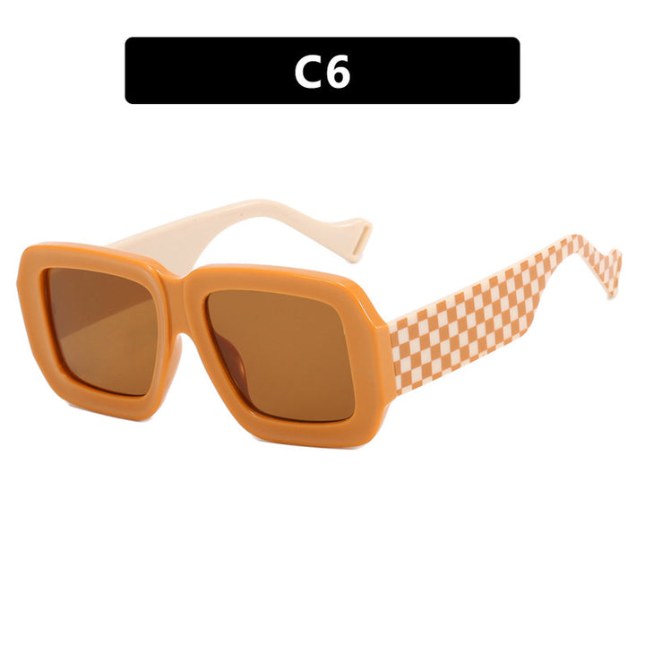 Dame moterik solbrille med kvadratisk design og stilig mønster Skanto