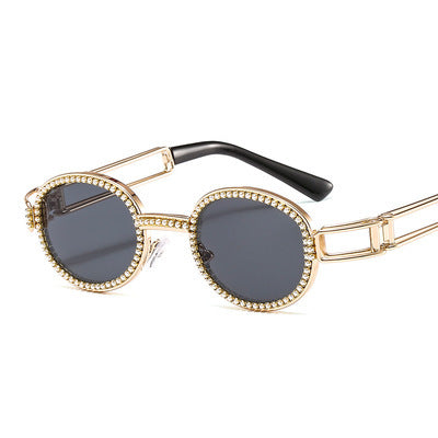 Dame feminin Designer-solbrille med ekstravagant ramme Skanto