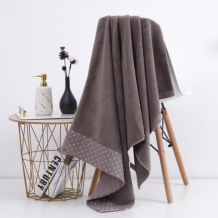 High-Quality Bath Towel with Elegant Border Skanto