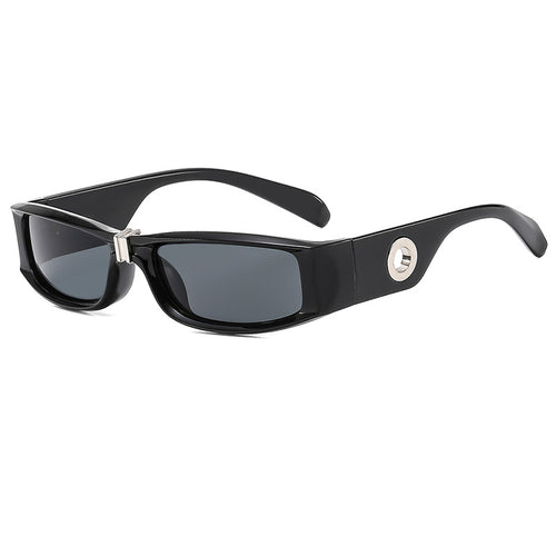 Dame moteriktig solbrille med beskyttende UV-filter og robust ramme Skanto