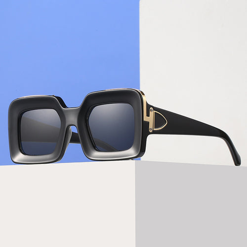 Dame kvadratisk solbrille med luksuriøs design og gyldne accenter Skanto