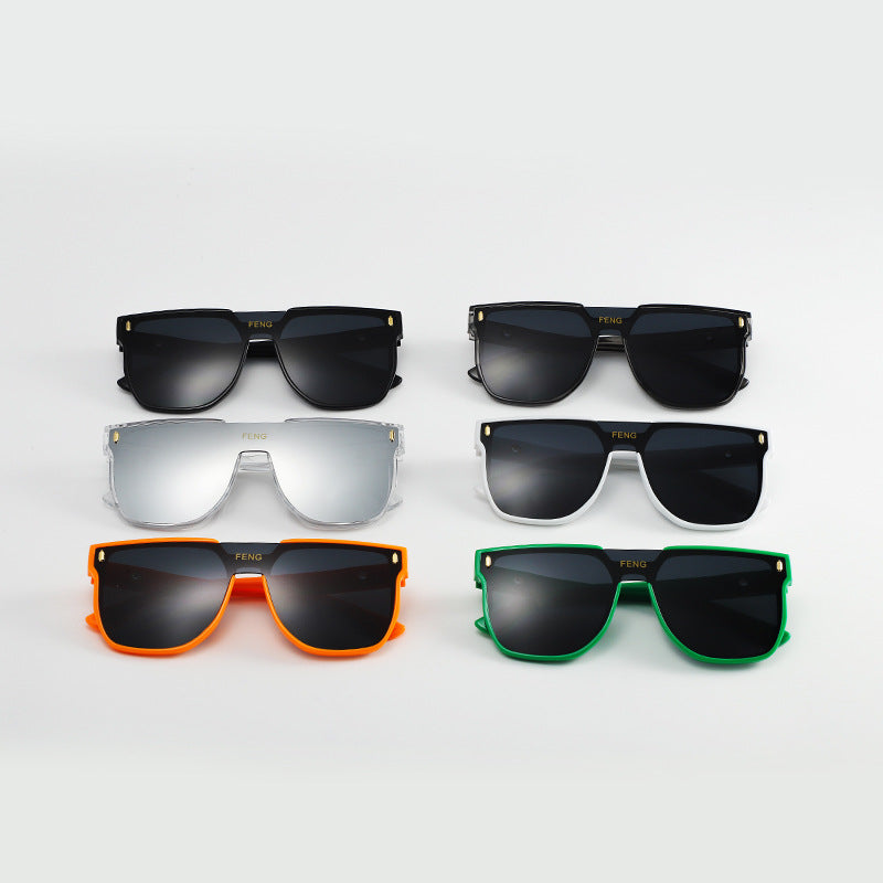 Damen moteriktig solbrille i trendy, geometrisk design Skanto