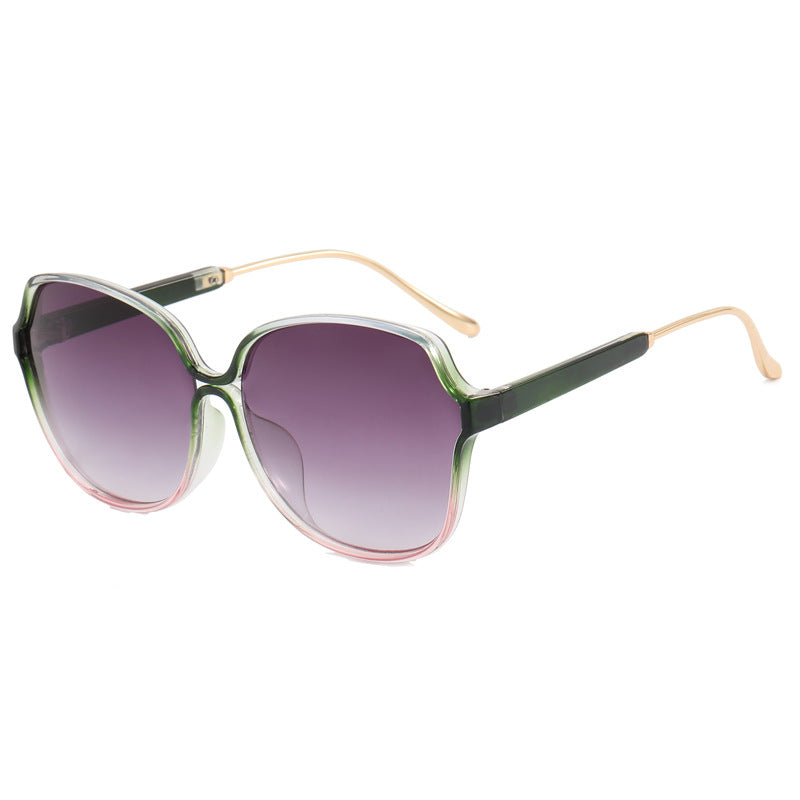 Dame solbrille i elegant oversized design Skanto
