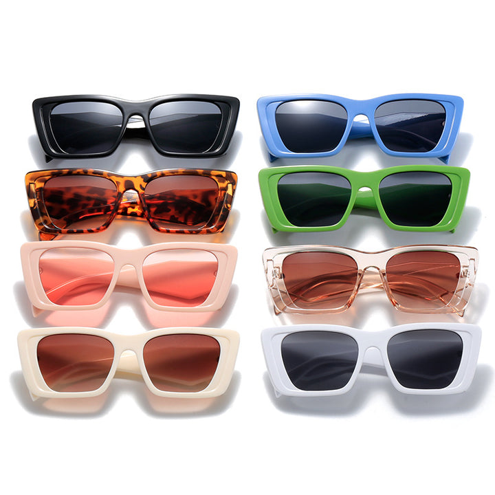 Dame moteriktig solbrille i avantgarde-stil Skanto