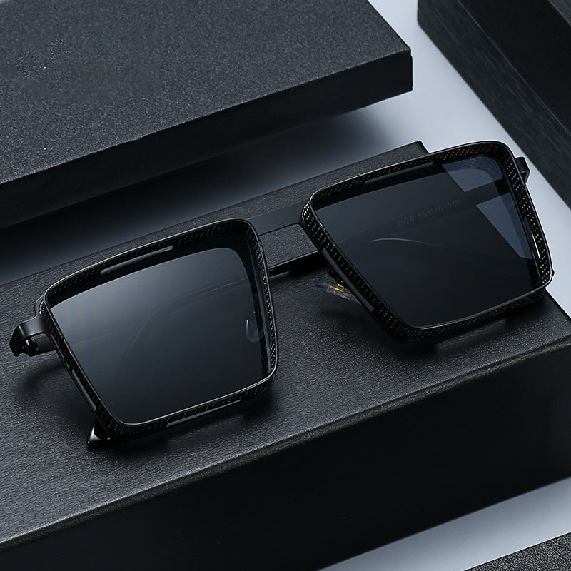 Dame ekstravagant firkantet solbrille med hullet ramme Skanto