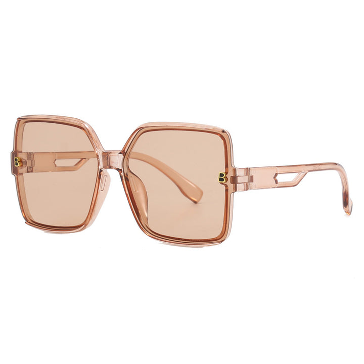 Dame moteriktig oversized solbrille med ekstravagante aksenter Skanto