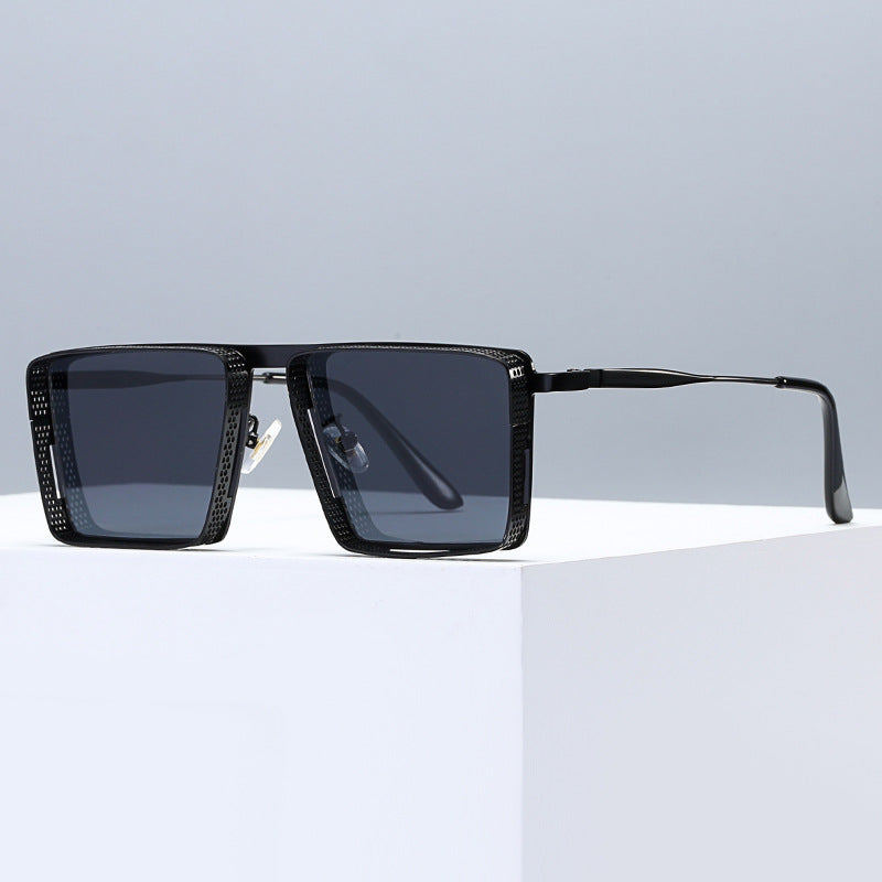 Dame Oversized Designer-solbriller med unikt rammedesign Skanto