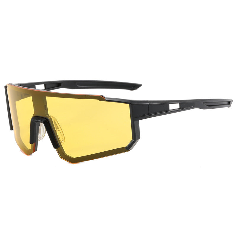 Dame Sporty solbrille med bred UV-beskyttelse og moderne design Skanto