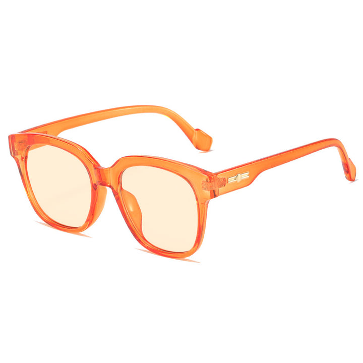 Damer klassisk solbrille med moderne oversized ramme Skanto